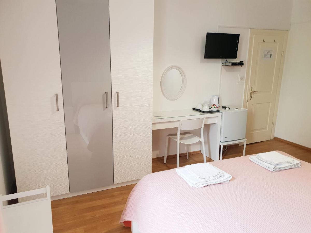 Guesthouse Fatuta Cres Eksteriør billede